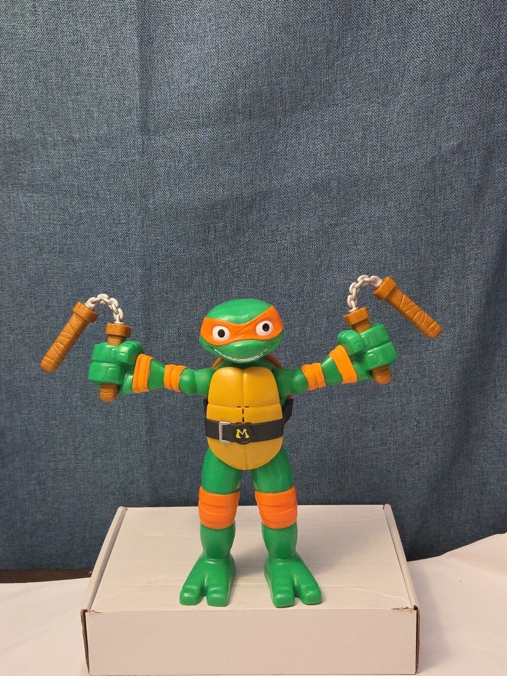 Teenage Mutant Ninja Turtles TMNT Stretch N Shout Michelangelo Talking Figure